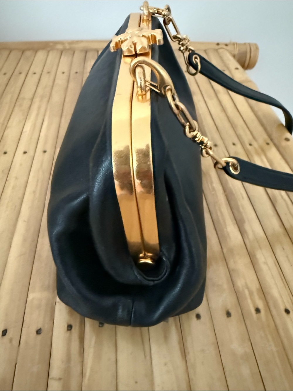 Tory Burch Black Leather Crossbody Bag with Gold Chain - Picture 5 of 7